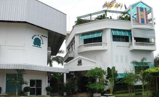 บริษัทรับผลิตเครื่องสำอาง Borntras